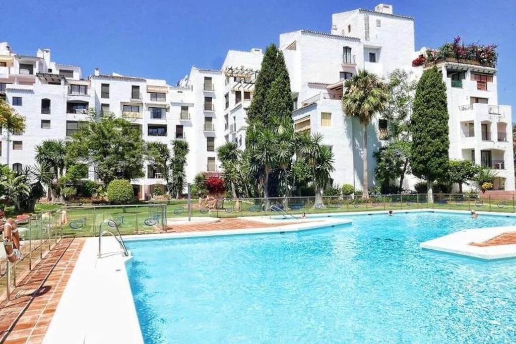 Caprichoso Apartamento En El Corazon De Puerto Banus Marbella Exterior photo