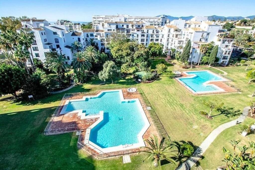 Caprichoso Apartamento En El Corazon De Puerto Banus Marbella Exterior photo