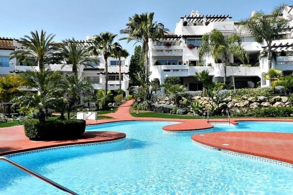 Caprichoso Apartamento En El Corazon De Puerto Banus Marbella Exterior photo